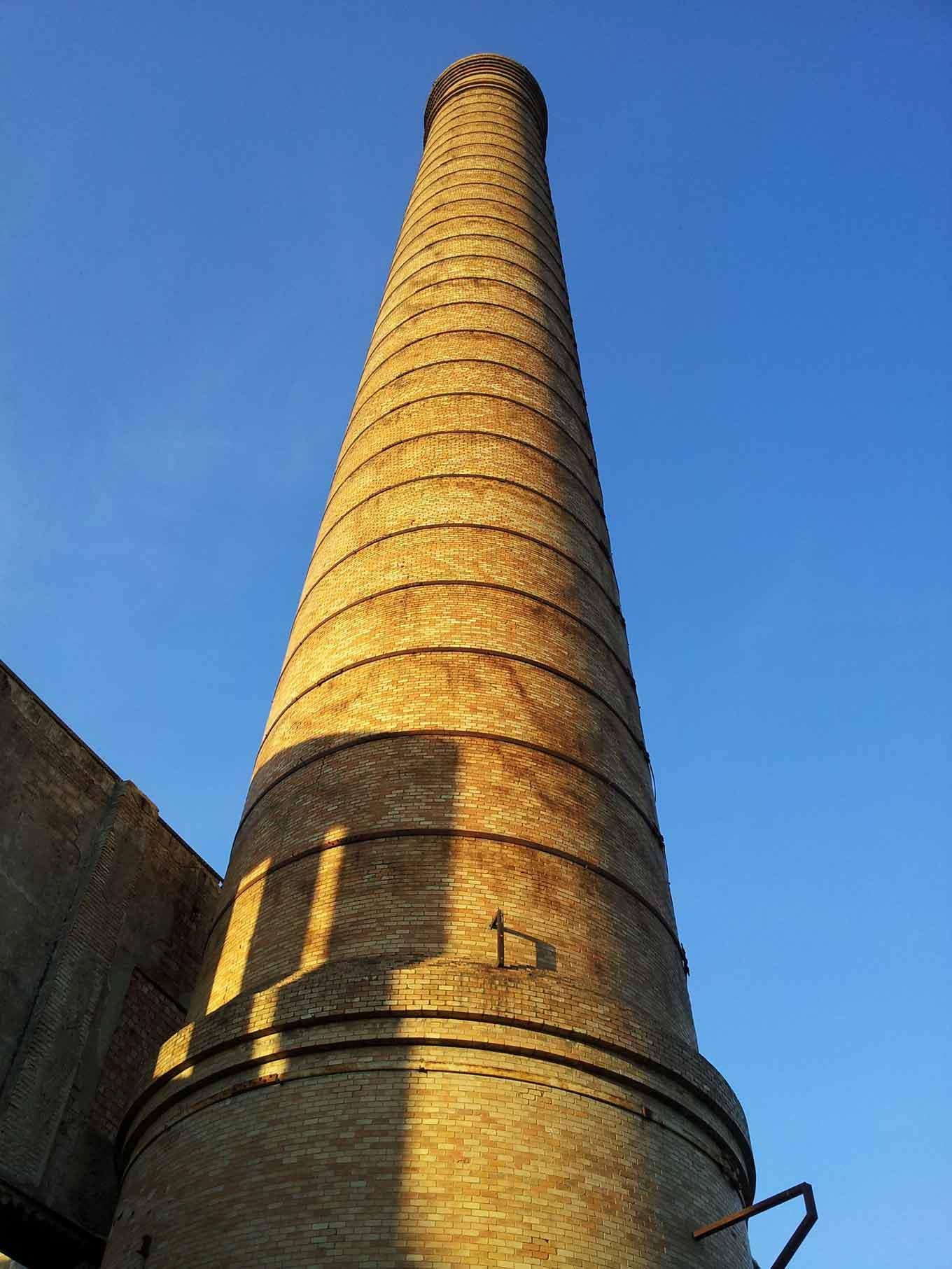 chimenea sin iluminar